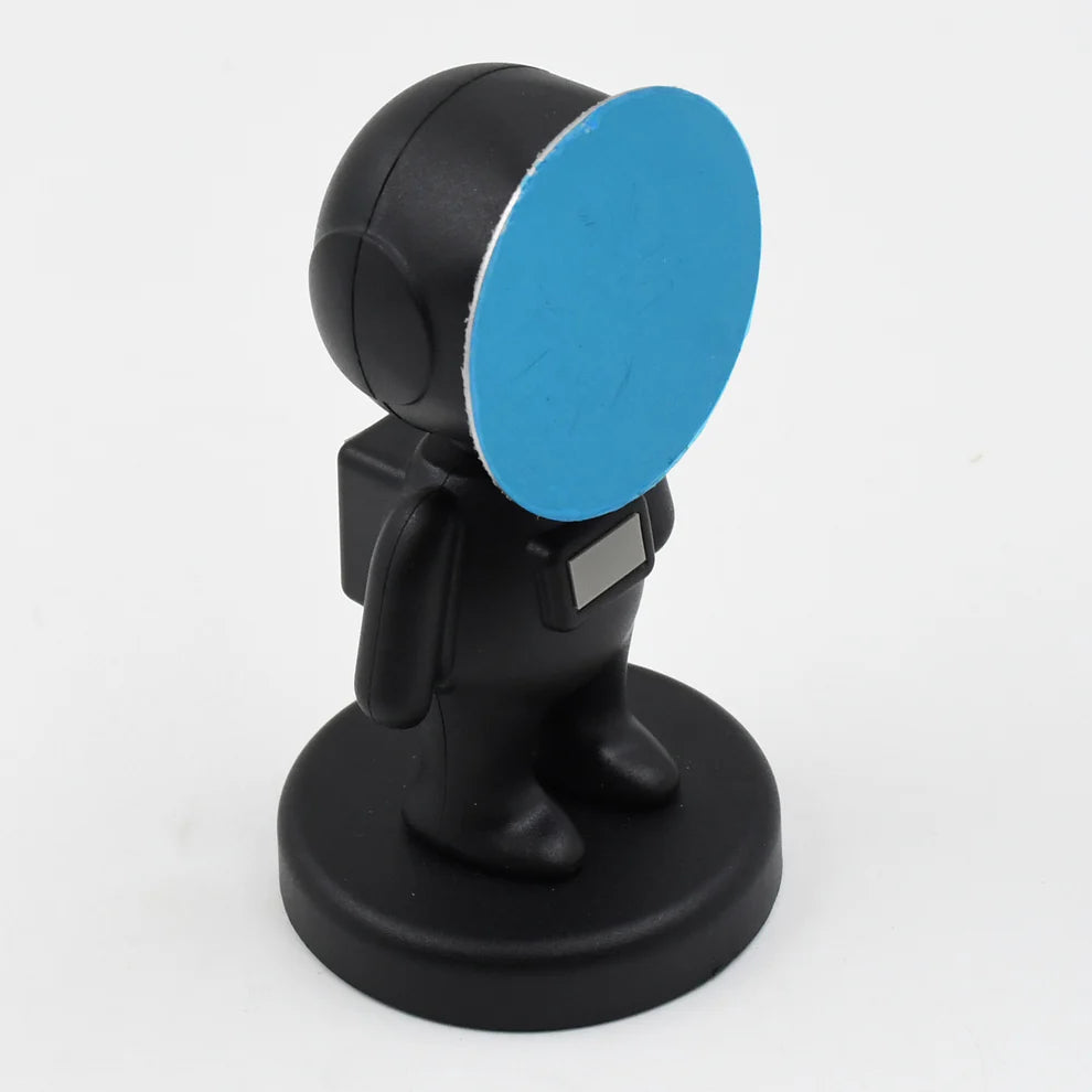 Cartoon astronaut magnetic mobile phone holder – 360° rotating car mount (1 pc)